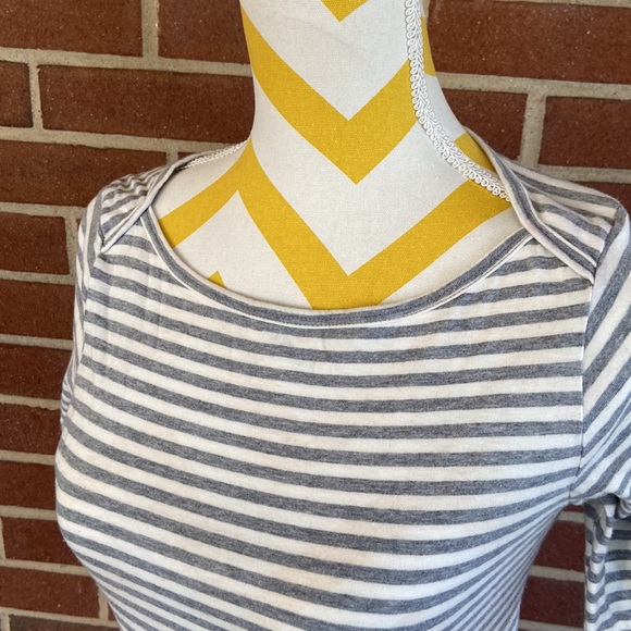 Old Navy Striped Shift Dress - Picture 3 of 9